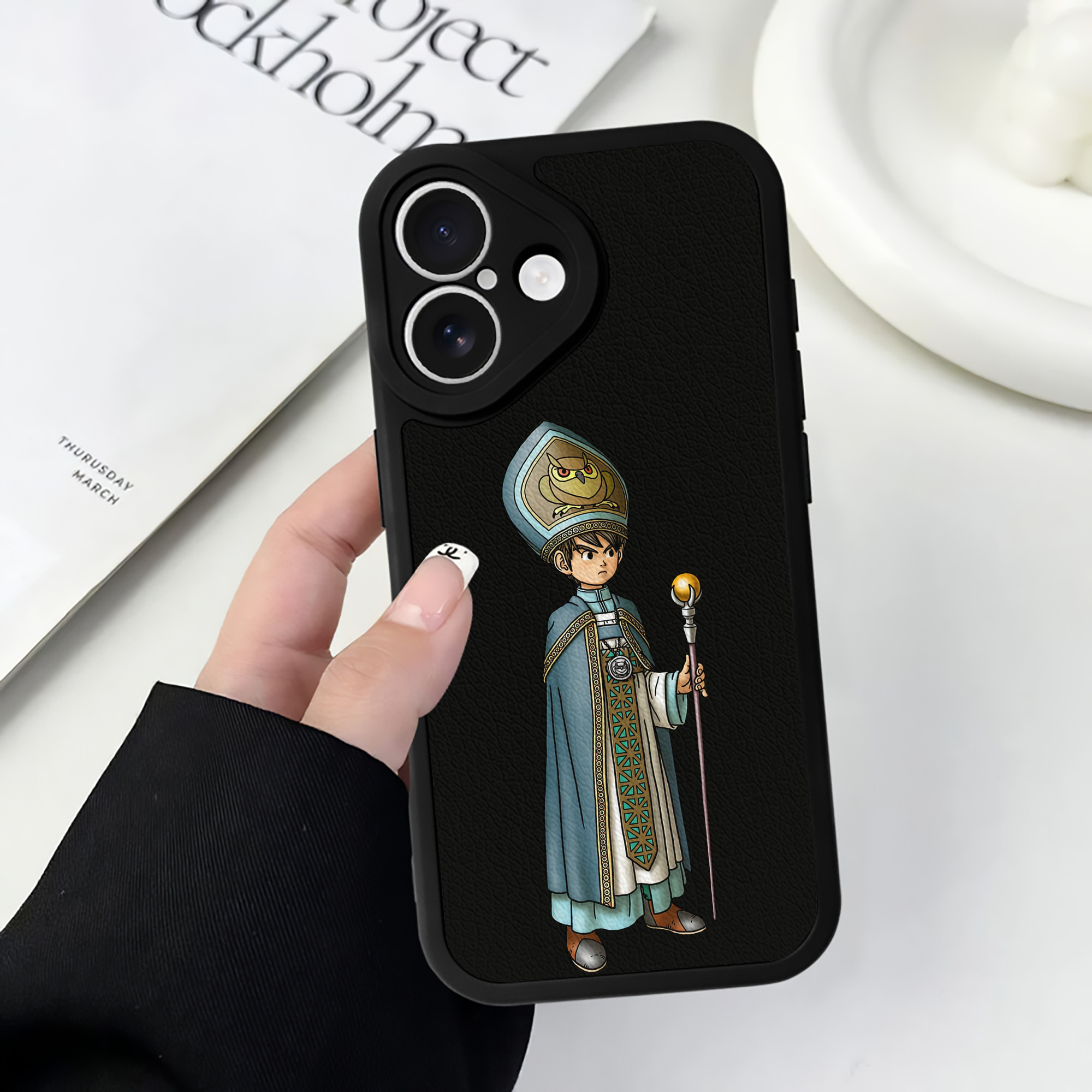 （画像用） ドラゴンクエスト Doragon Kuesuto Dragon Quest 【iPhone 16シリーズ対応】シリコンスマホケース（レザー調） 材質：シリコン